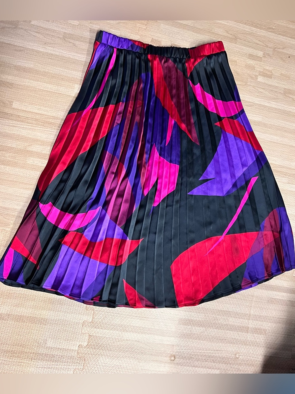 Nine West Black Pleated Midi Skirt with Red & Purple Abstract Pattern